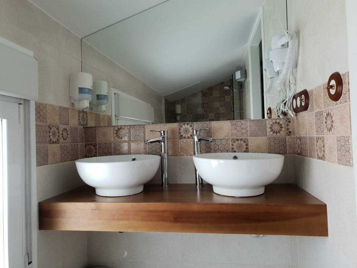 Apartamentos Hostal Cabanas Carboneras de Guadazaon Ngoại thất bức ảnh