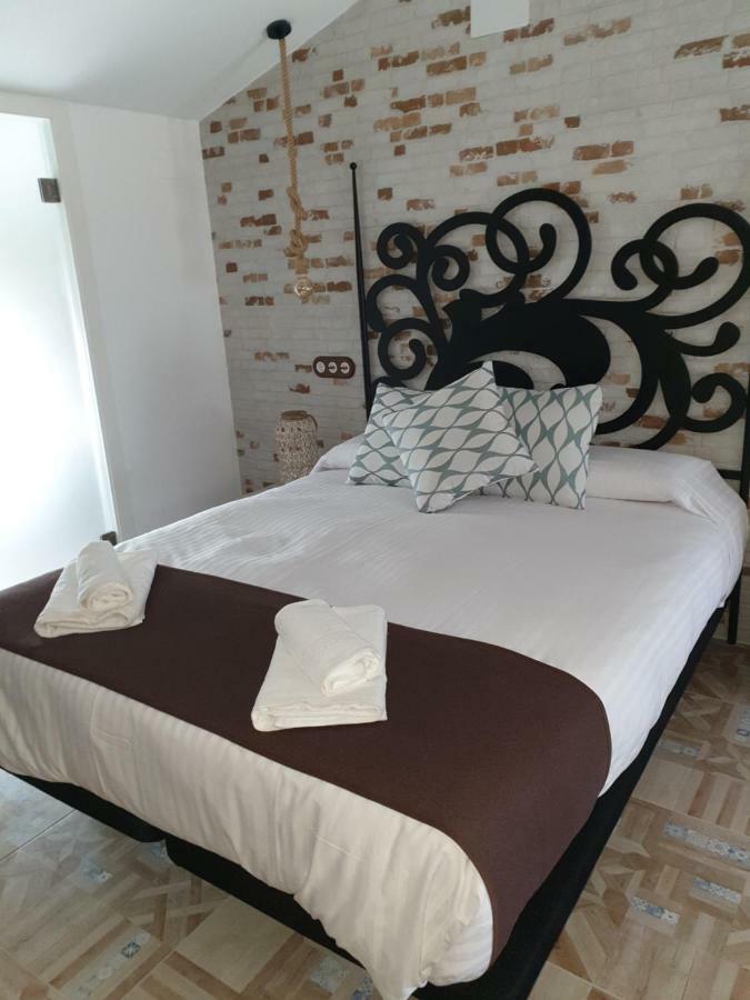 Apartamentos Hostal Cabanas Carboneras de Guadazaon Ngoại thất bức ảnh