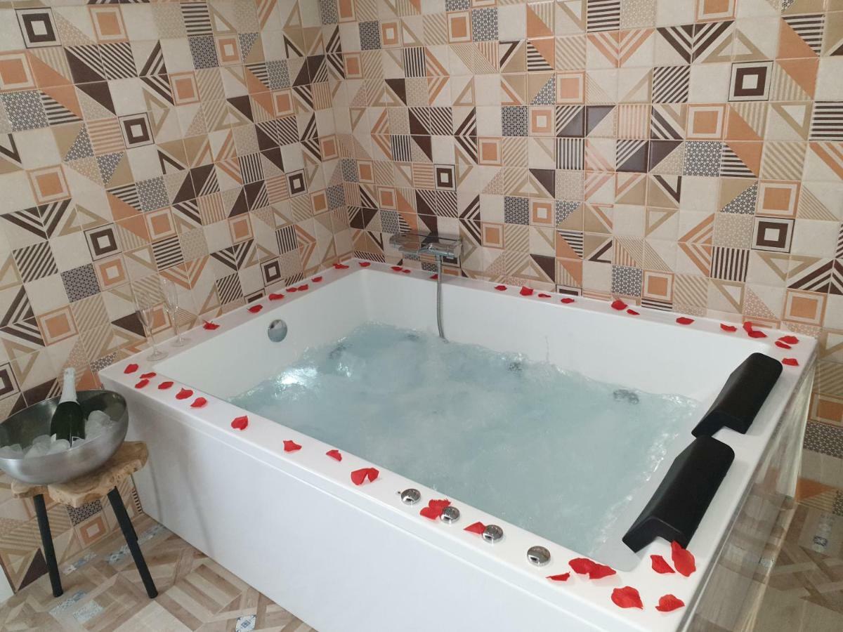 Apartamentos Hostal Cabanas Carboneras de Guadazaon Ngoại thất bức ảnh